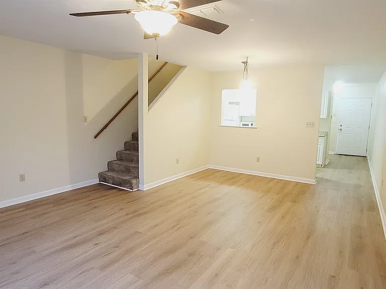 836 W Georgia St #B — Photo 4
