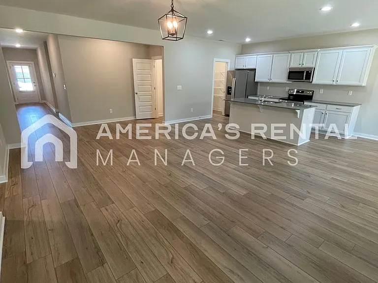 459 Troubadour Ln — Photo 6