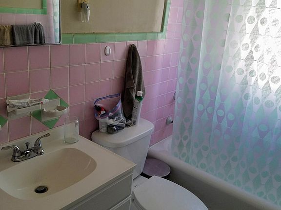 4th image of 6224 Kennedy Ave #D