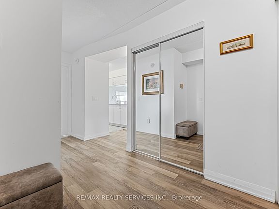 5th image of 30 Via Rosedale #305