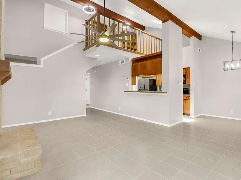14216 Indian Woods — Photo 4