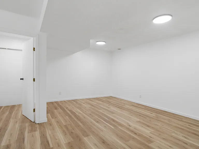 1308 Perry Ave — Photo 16