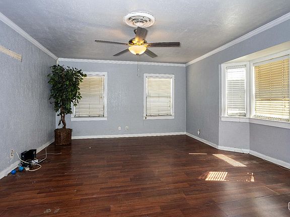 4th image of 406 10th St