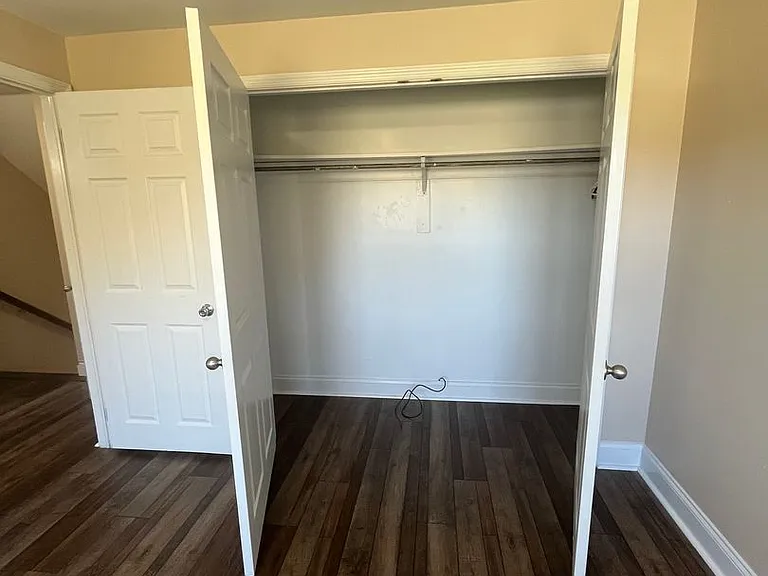 186 E Main St — Photo 15
