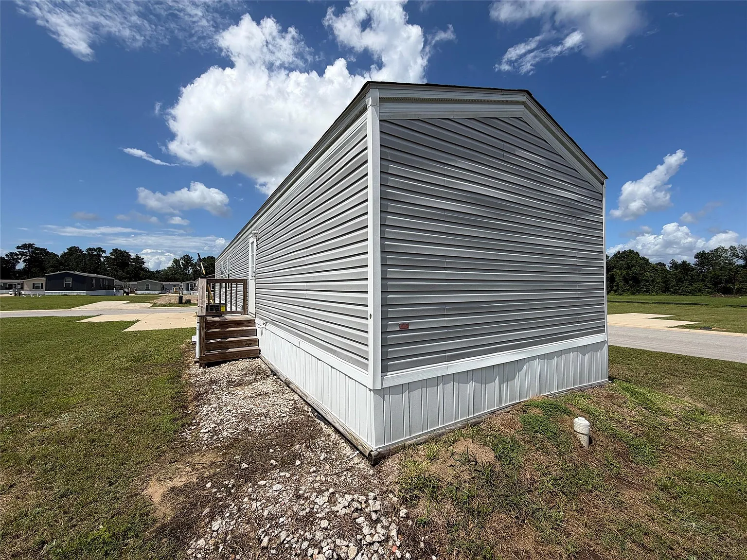 3 bed, 2.0 bath, 980 sqft, $1,300 — Photo 4