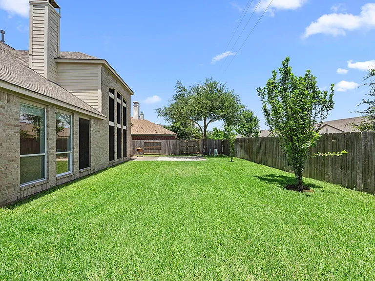 2207 Thistlerock Ln — Photo 39