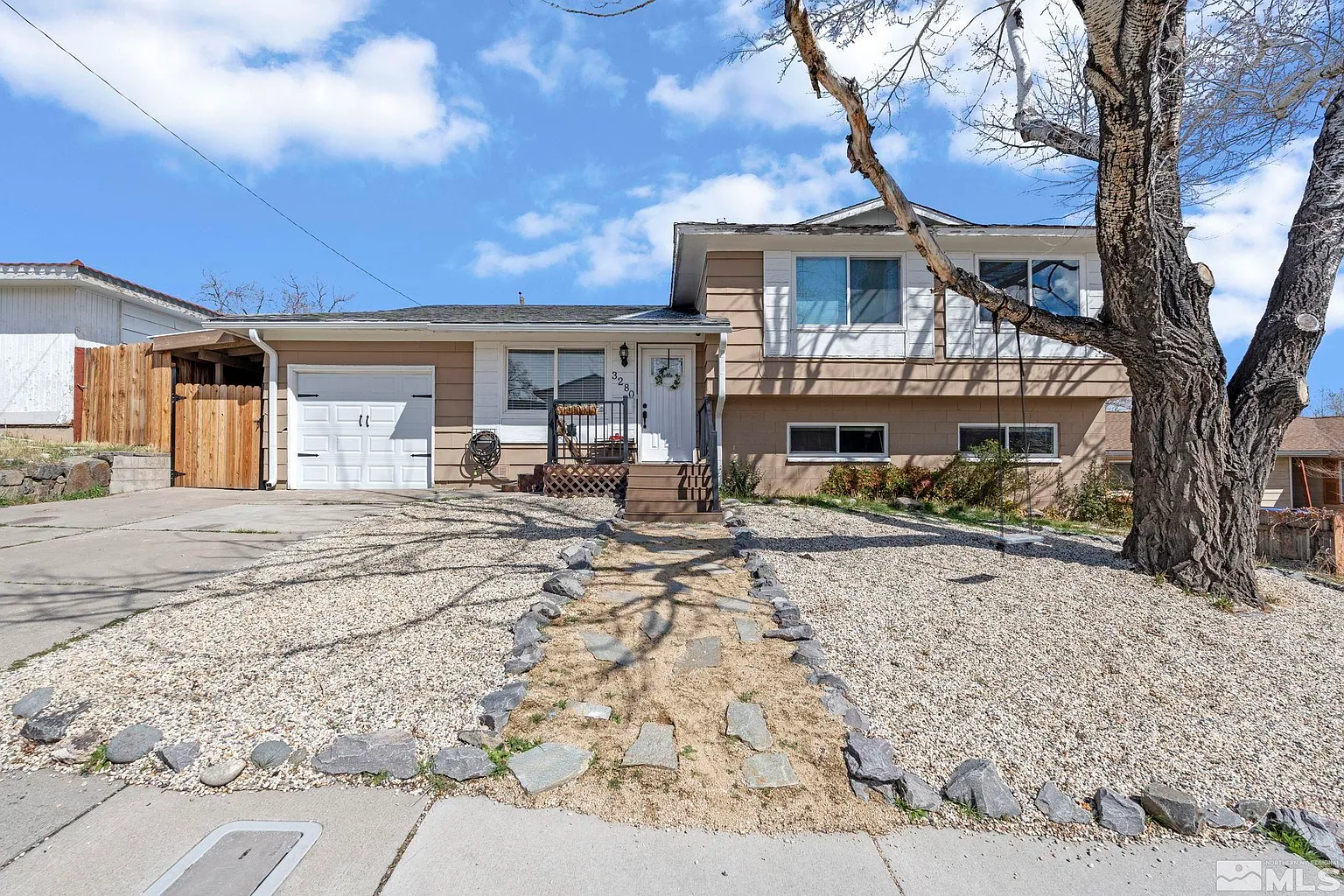 3280 Heights Dr photo 1