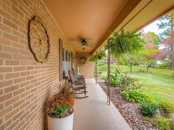 3rd image of 159 Brandonwood Dr