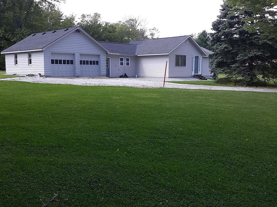 SE view of the front of the house.