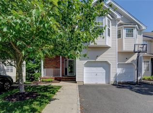 28 E Burgess Dr, Piscataway, NJ 08854