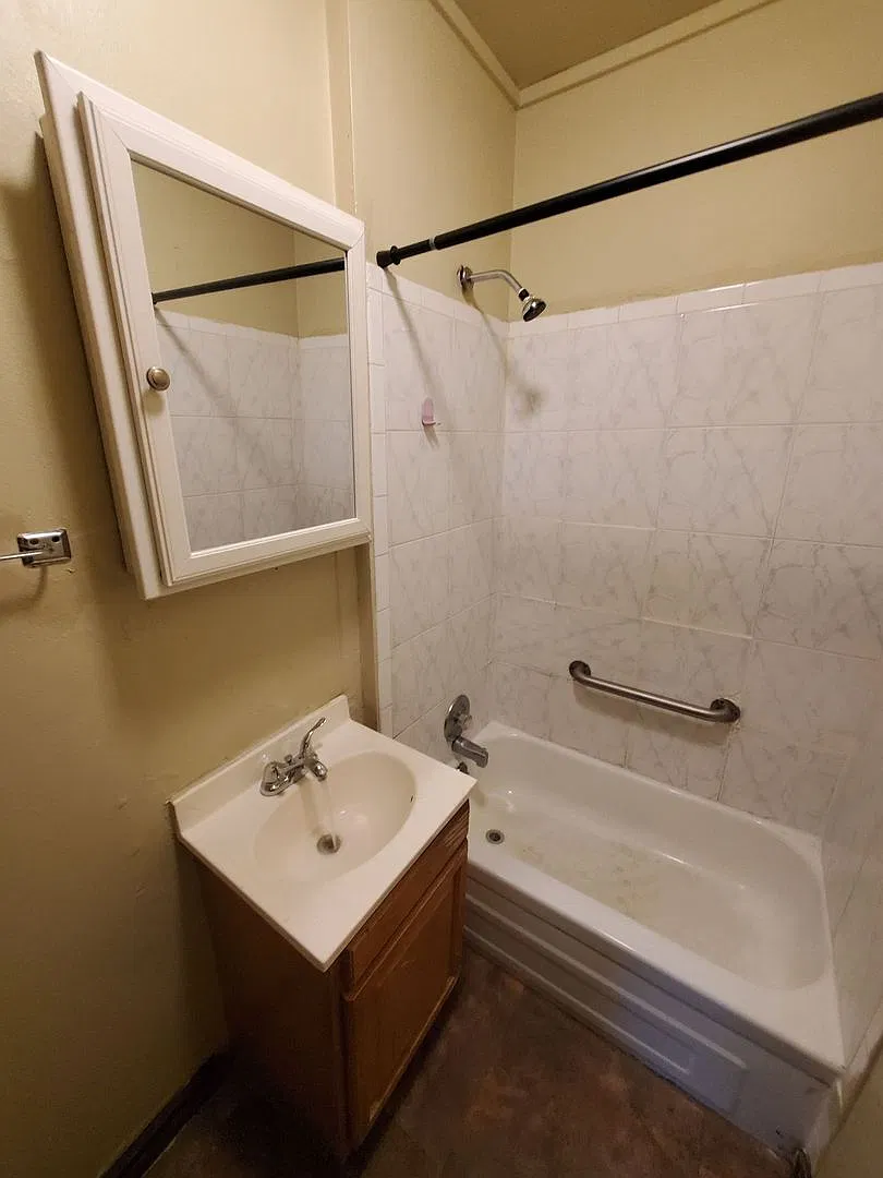 726 S 22nd St. - 4 Unit — Photo 3