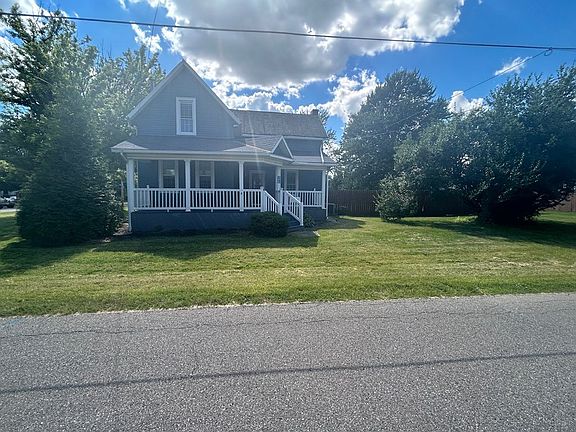 2nd image of 144 2nd Ave