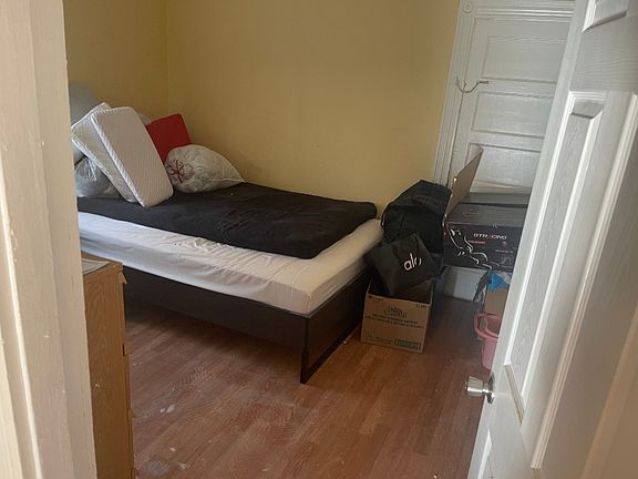 2nd image of 36 Glenwood Ave #2