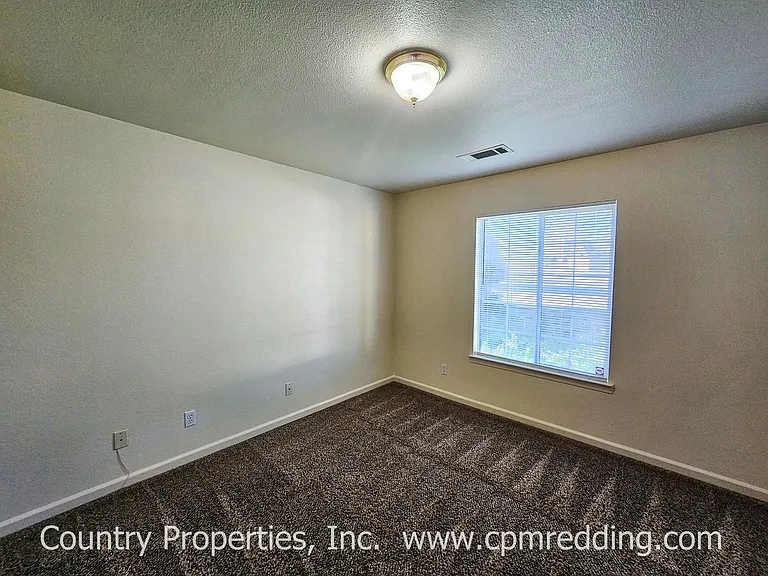 971 Paramount Way — Photo 17