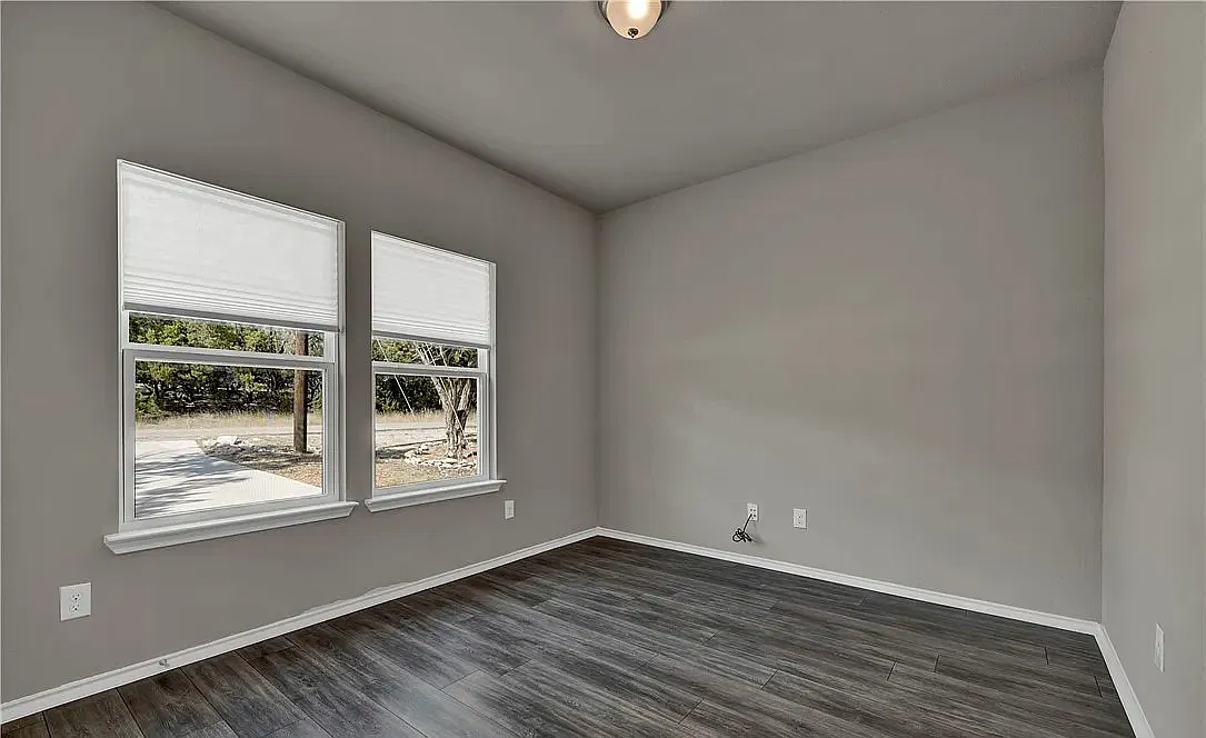 3 bed, 1324 sqft, $1,875 — Photo 3