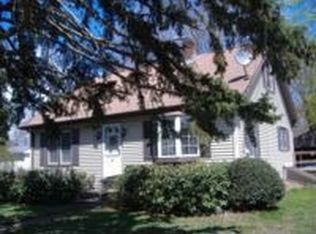 34 Douglas St, Plainfield, CT 06374