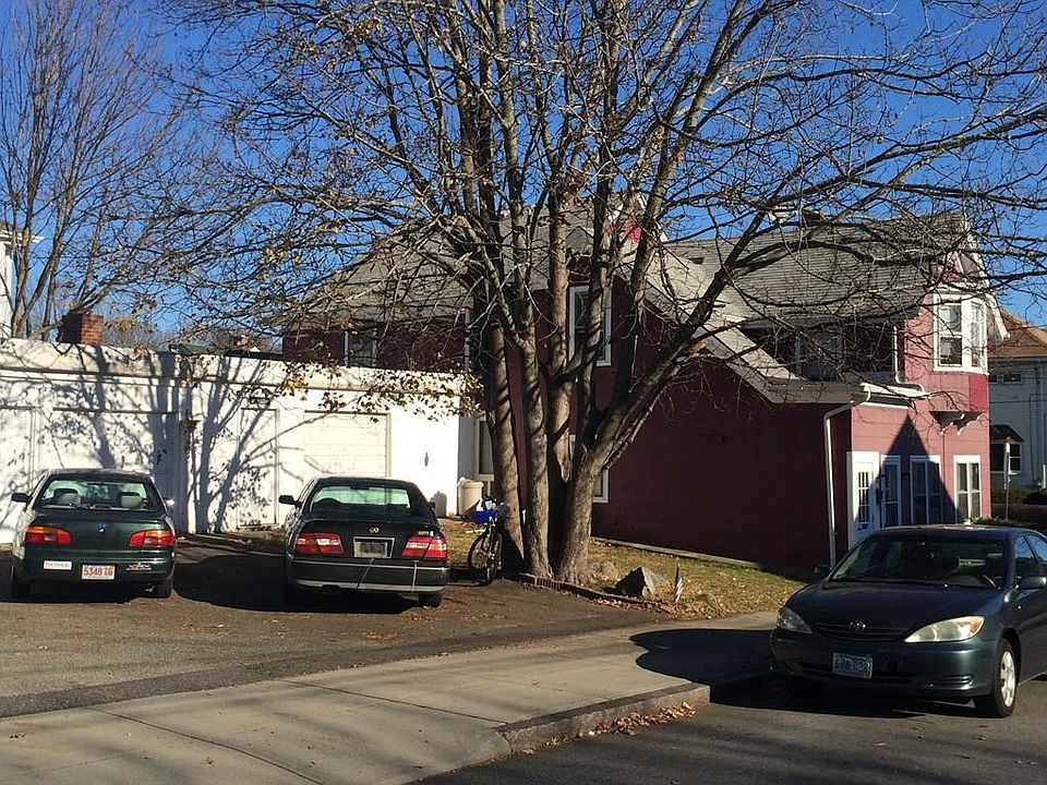 2nd image of 946 Walnut St