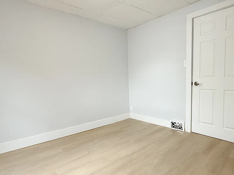 1011 Albert Rd #4 — Photo 9