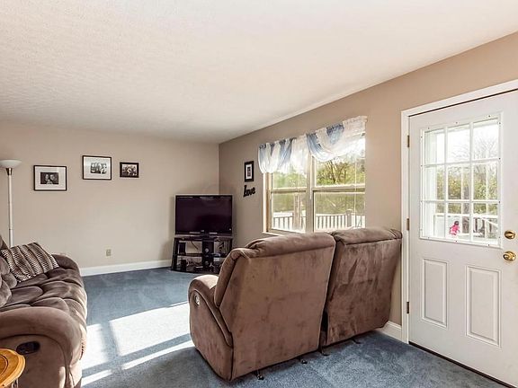 3rd image of 1119 Oxfordshire Dr