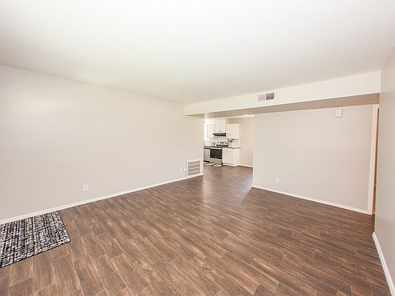 5th image of 1009 W 19th St