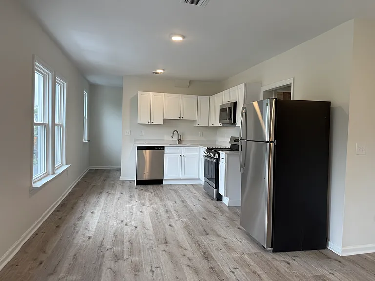 3 Alden St #5 — Photo 3