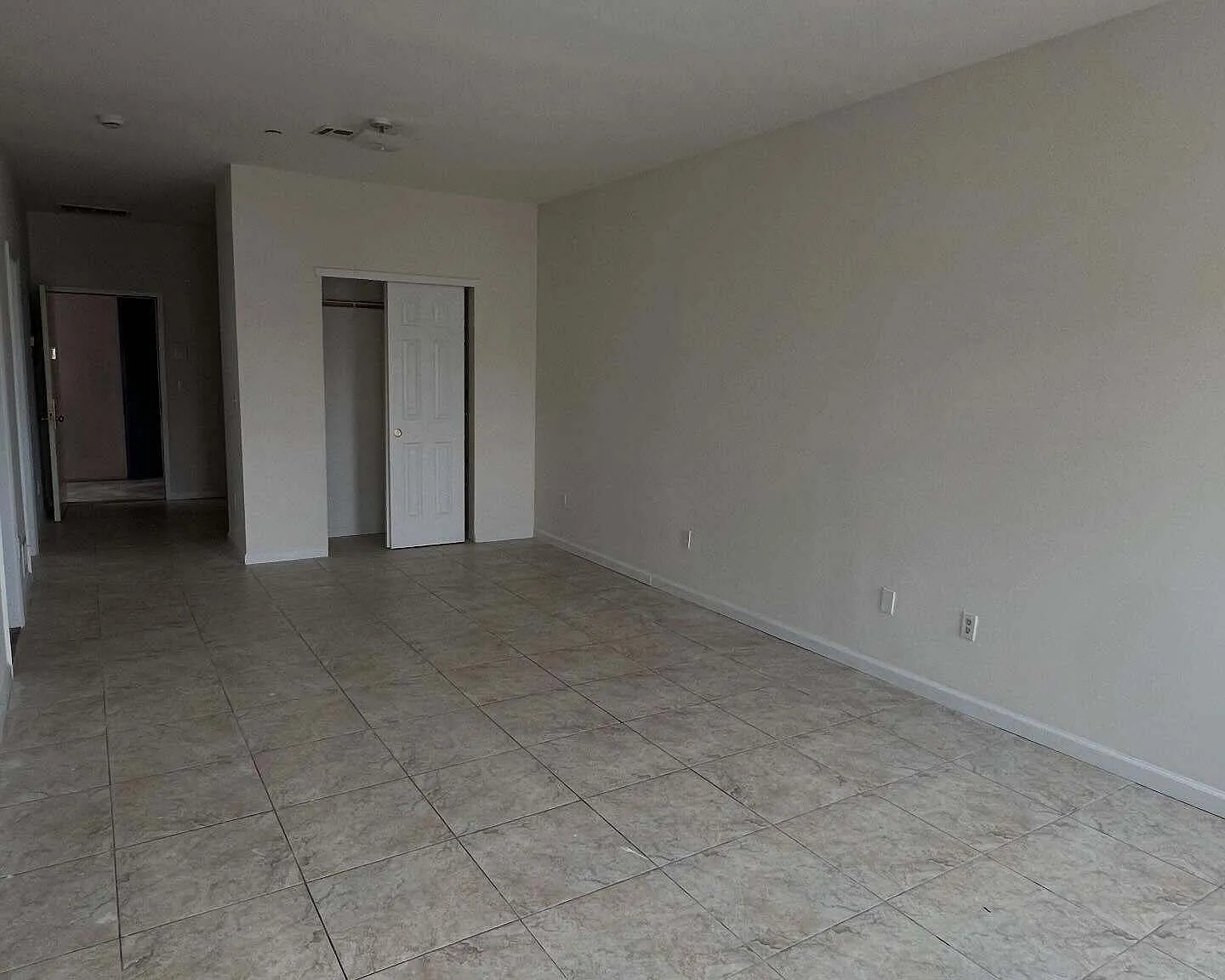 2 bed, 1.0 bath, 10458 sqft, $2,250 — Photo 2