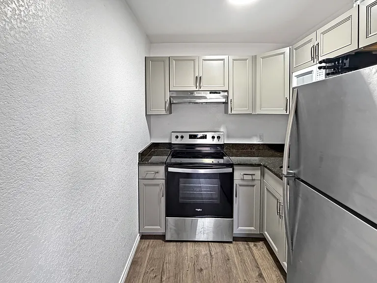 515 Bremser Ave #1 — Photo 9
