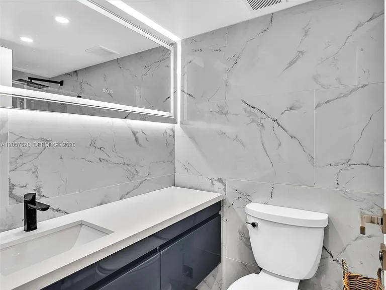 10000 W Bay Harbor Dr #201 — Photo 25