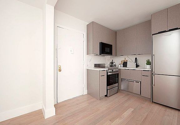 5th image of 510 6th St #E9