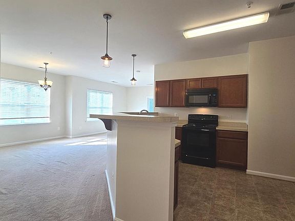3rd image of 23520 F D R Blvd Unit 303