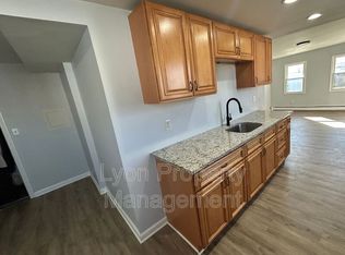 12 Clark Ct #2L, Woonsocket, RI 02895