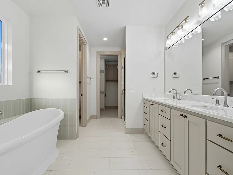 3921 S Madison Ave — Photo 13