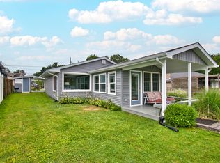 70041 Beach Dr, Edwardsburg, MI 49112