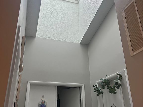 5th image of 4704 Whispering Hills