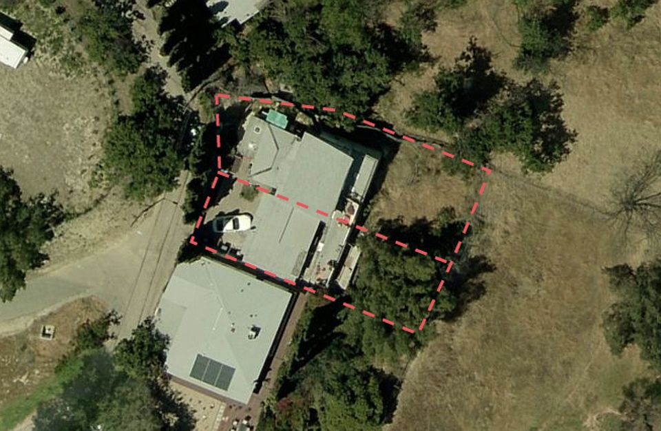 1st image of 2822 Paradise Dr