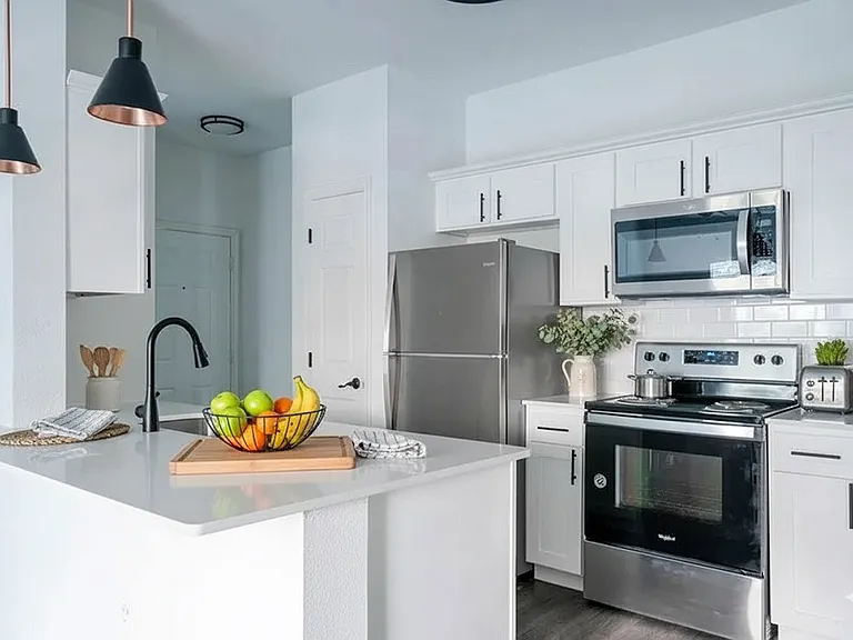 LA SIERRA APARTMENTS — Photo 1