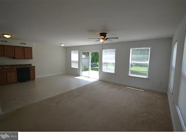 203 Hamilton St — Photo 4