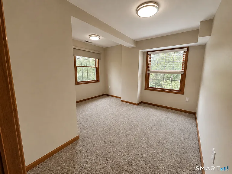 505 E Main St — Photo 6