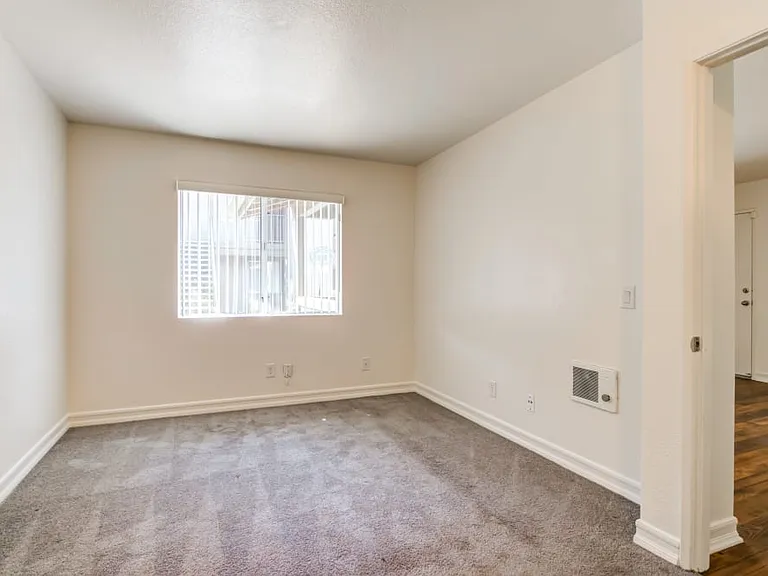 Ramona Vista-Military Housing — Photo 7
