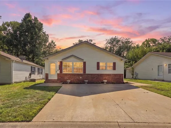 7905 NW 122nd Ct, Kansas City, MO 64163