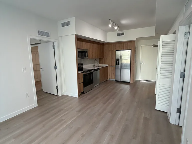 211 NE 164th St #A1 — Photo 3