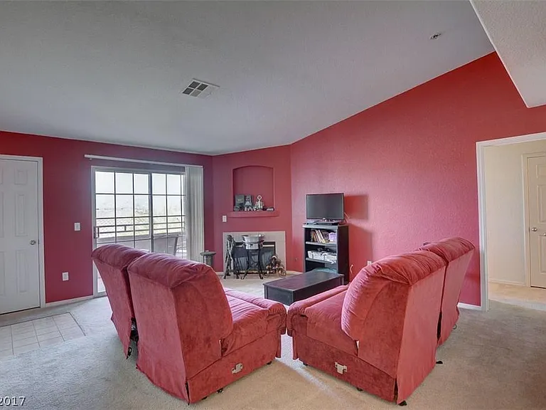 4730 E Craig Rd #14 — Photo 8