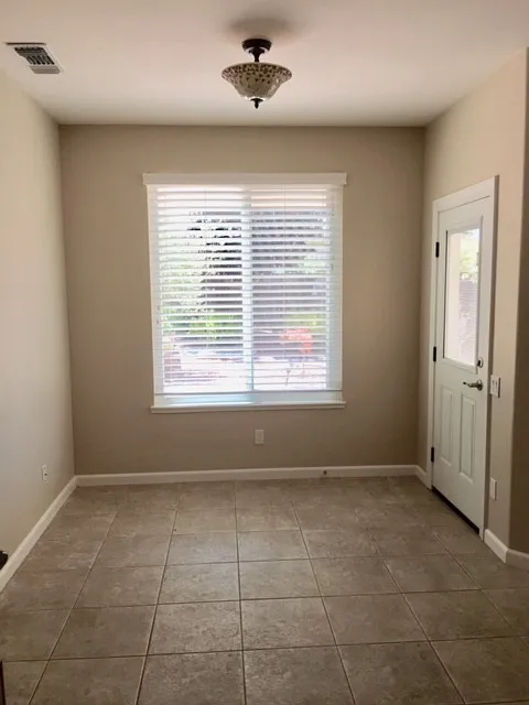 Beautiful Home in 55+ Active Adult Gated Community — Photo 4