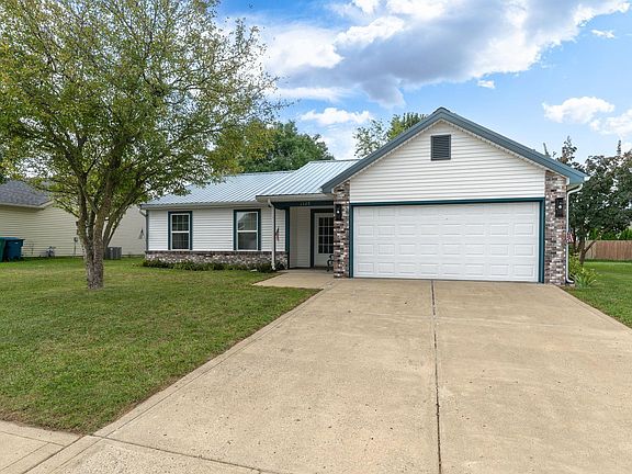 2nd image of 1329 Lionheart Ln