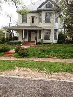 1st image of 121 E Vinita Ave