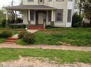121 E Vinita Ave, Sulphur, OK 73086