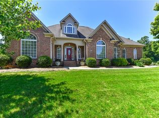 9050 Grove Pines Ln, Kernersville, NC 27284