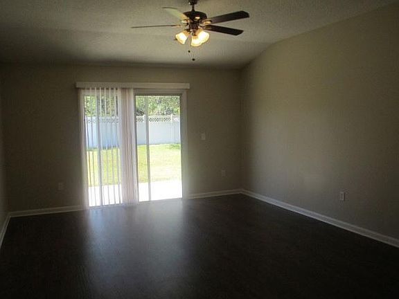3rd image of 3076 Golden Pond Blvd