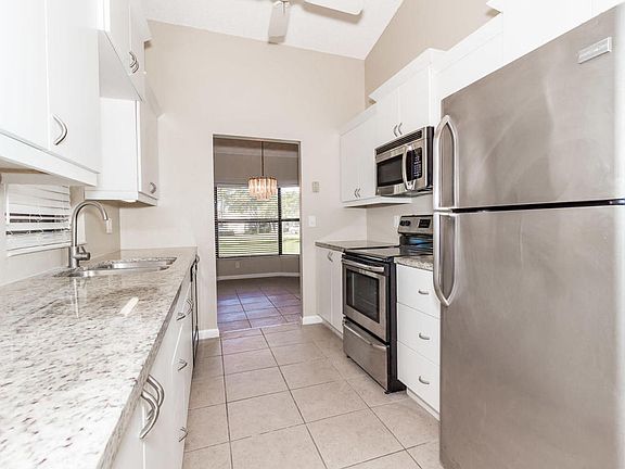 3rd image of 4904 Boxwood Cir
