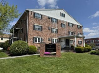 305 Pine St APT 12, Lowell, MA 01851